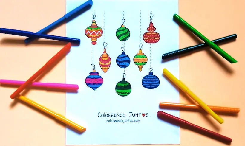 Dibujo de esferas navideñas coloreadas por Coloreando Juntos