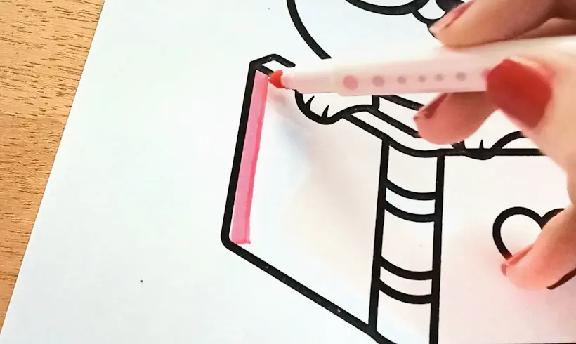 Paso 1 para pintar con marcadores sin dejar espacios en blanco